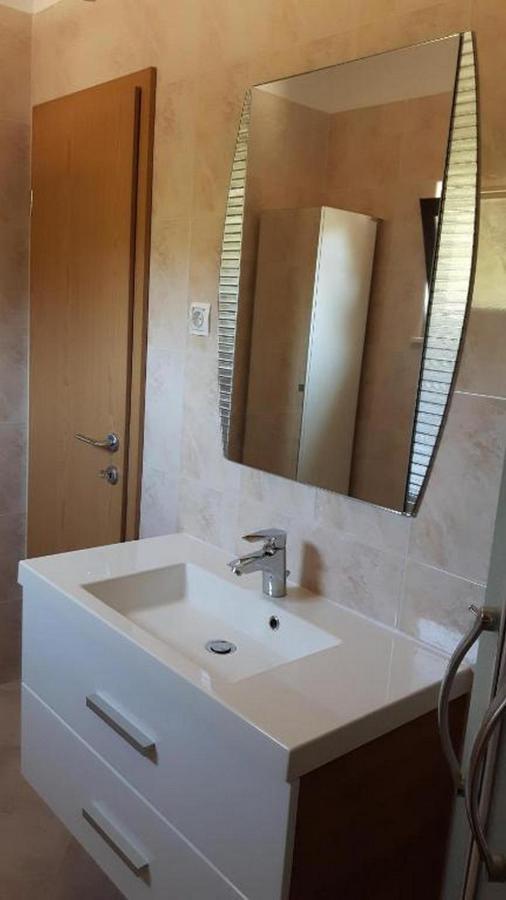 Holiday Home Rustika มาลี เดอร์เวนิค ภายนอก รูปภาพ