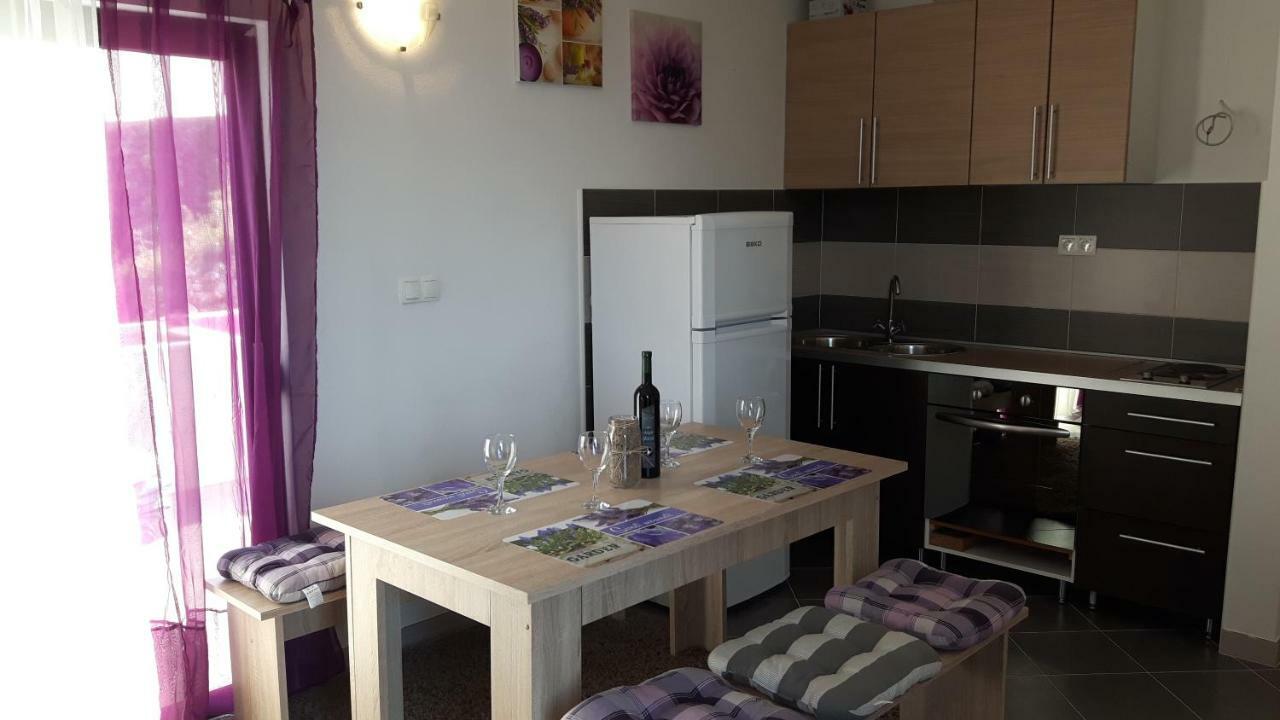 Holiday Home Rustika มาลี เดอร์เวนิค ภายนอก รูปภาพ